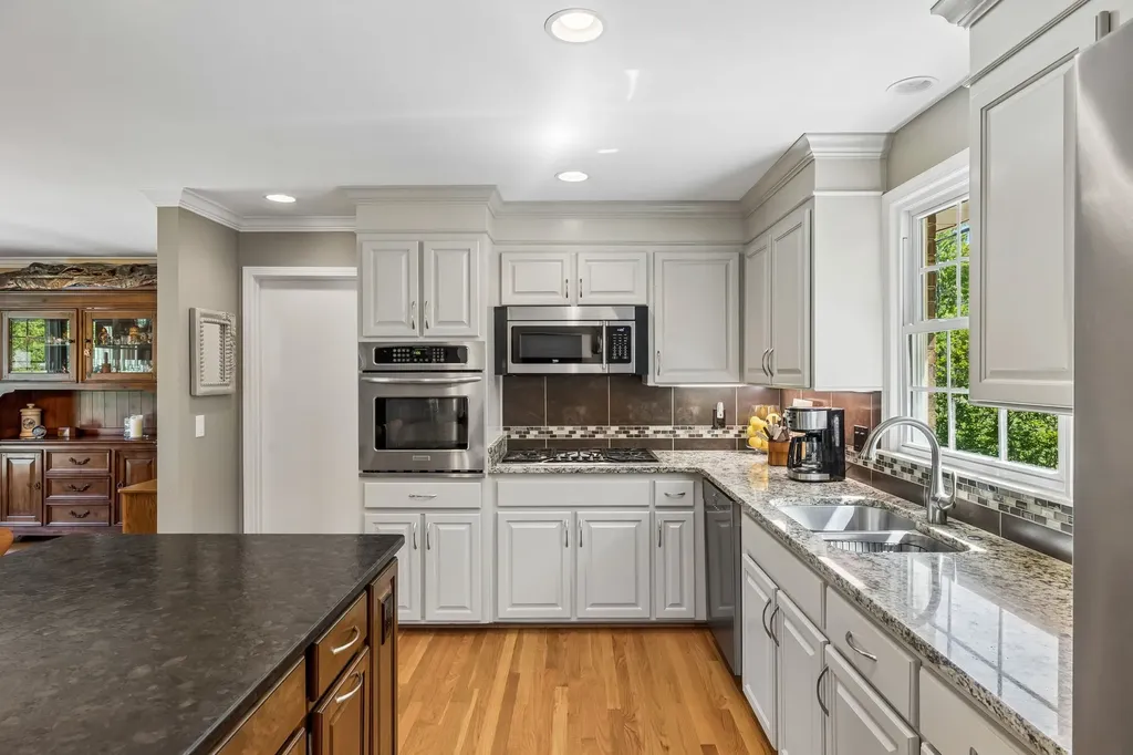 808 Rodney Drive Nashville TN 37205