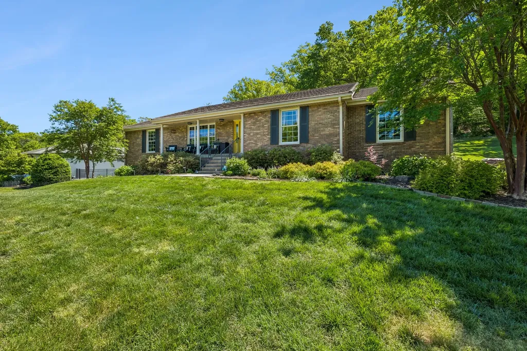 808 Rodney Drive Nashville TN 37205