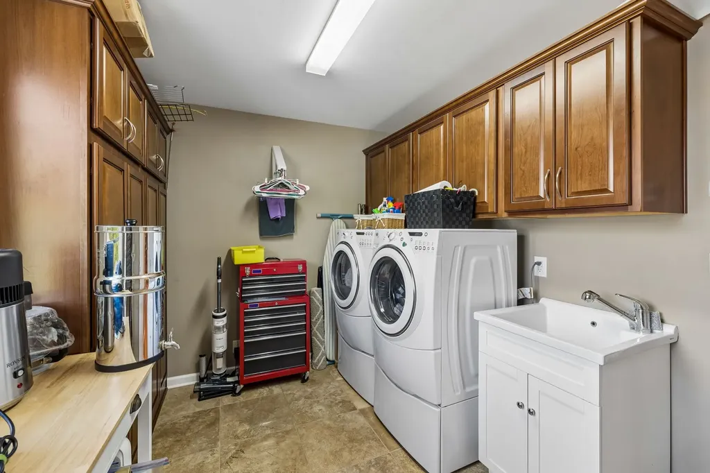 808 Rodney Drive Nashville TN 37205