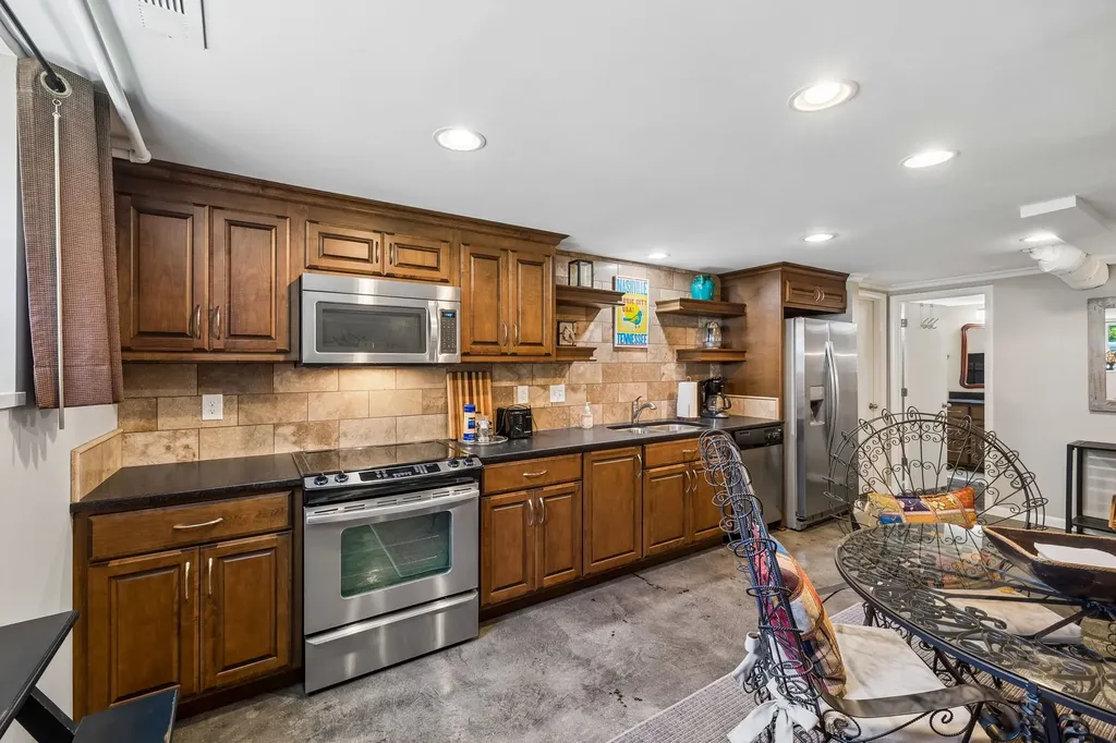 808 Rodney Drive Nashville TN 37205
