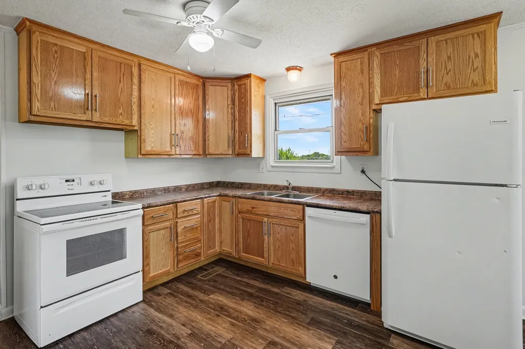1404 Alton Drive Pleasant View TN 37146