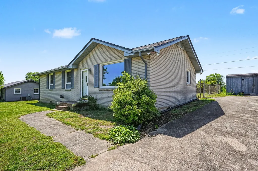 1404 Alton Drive Pleasant View TN 37146