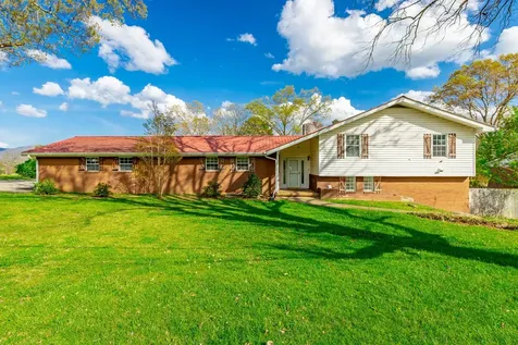568 Poplar Street Trenton GA 30752