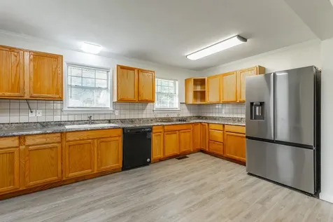 568 Poplar Street Trenton GA 30752