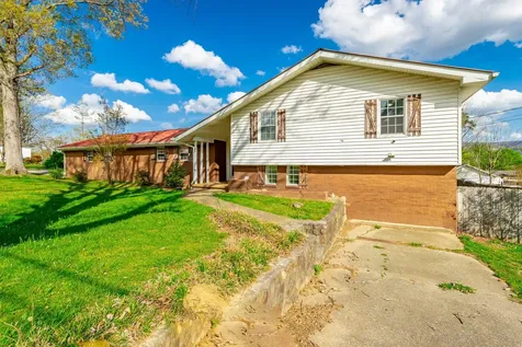 568 Poplar Street Trenton GA 30752