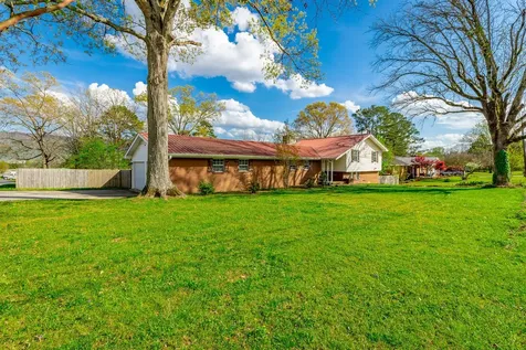 568 Poplar Street Trenton GA 30752