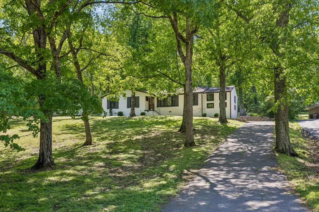 703 Clematis Drive Nashville TN 37205