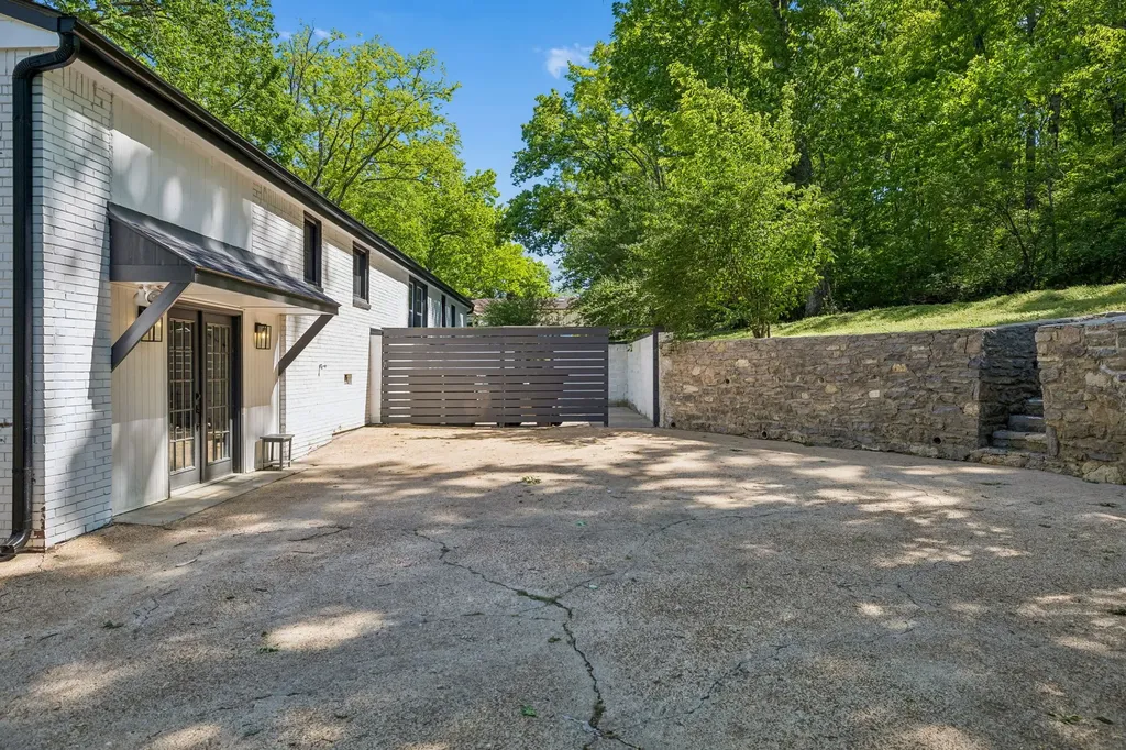 703 Clematis Drive Nashville TN 37205