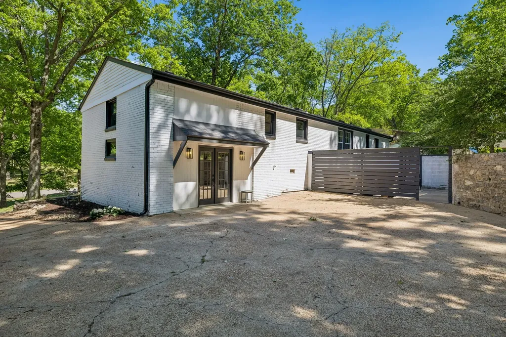703 Clematis Drive Nashville TN 37205