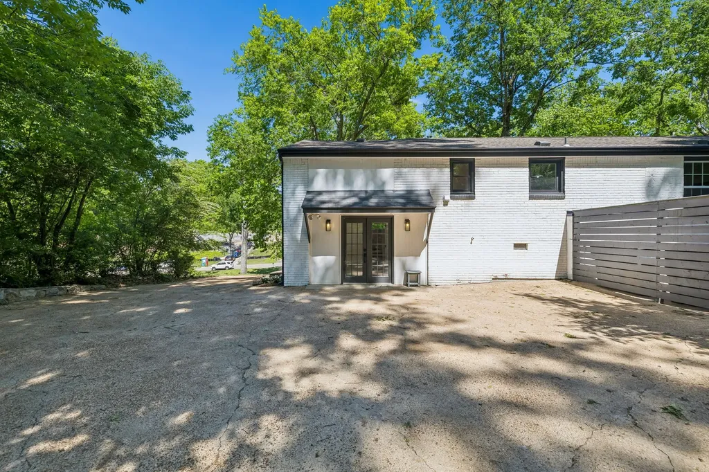 703 Clematis Drive Nashville TN 37205
