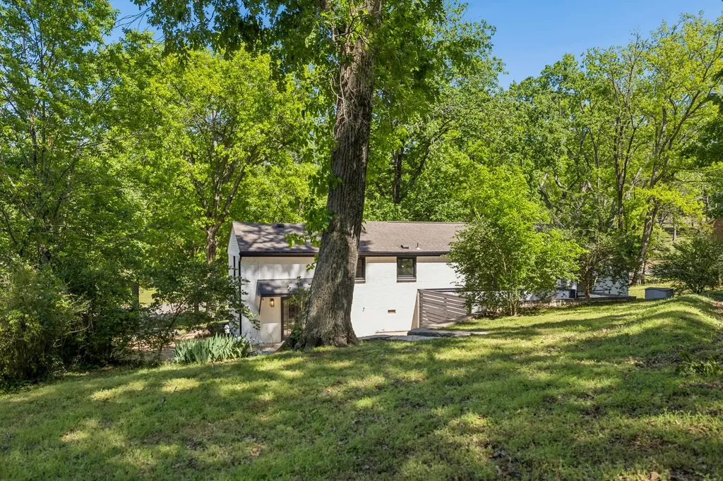 703 Clematis Drive Nashville TN 37205