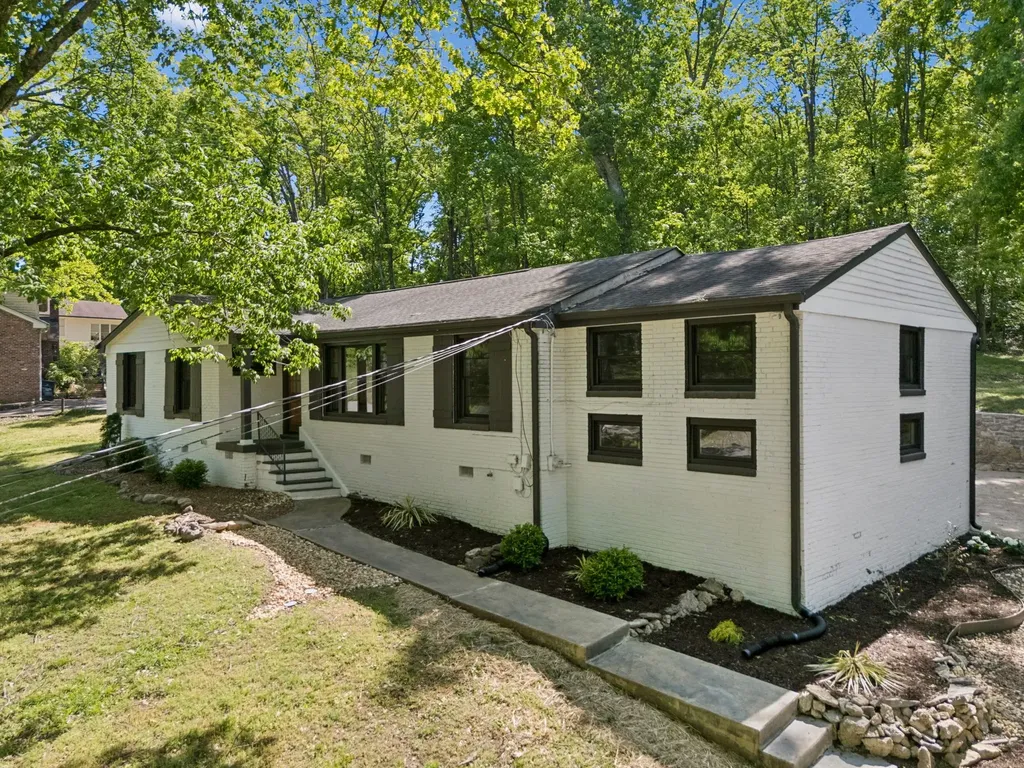703 Clematis Drive Nashville TN 37205