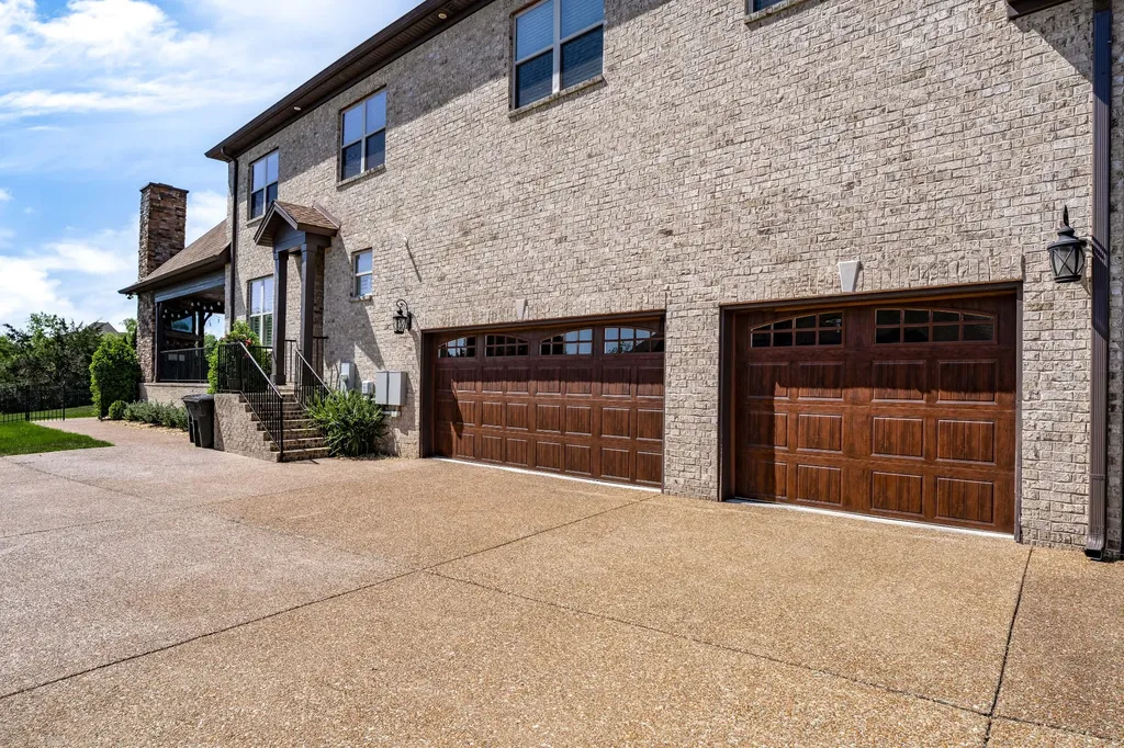 106 Nogs Garden Gallatin TN 37066