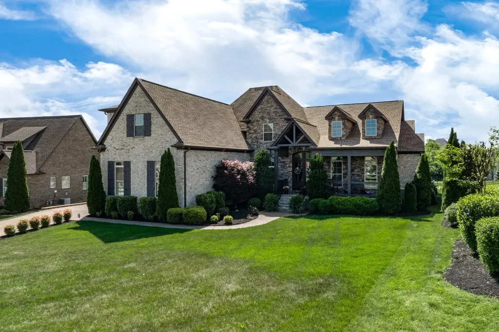 106 Nogs Garden Gallatin TN 37066