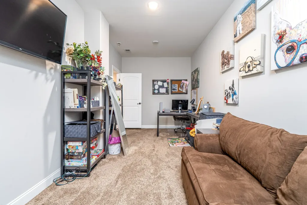 106 Nogs Garden Gallatin TN 37066
