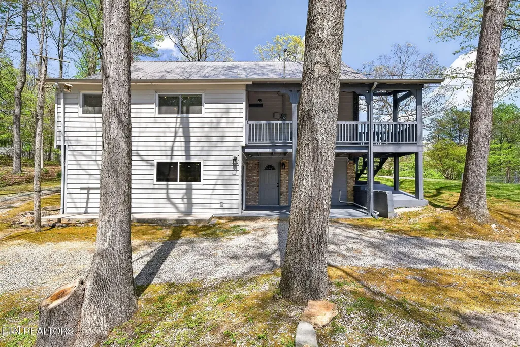 44 Triple R Lane Crossville TN 38571