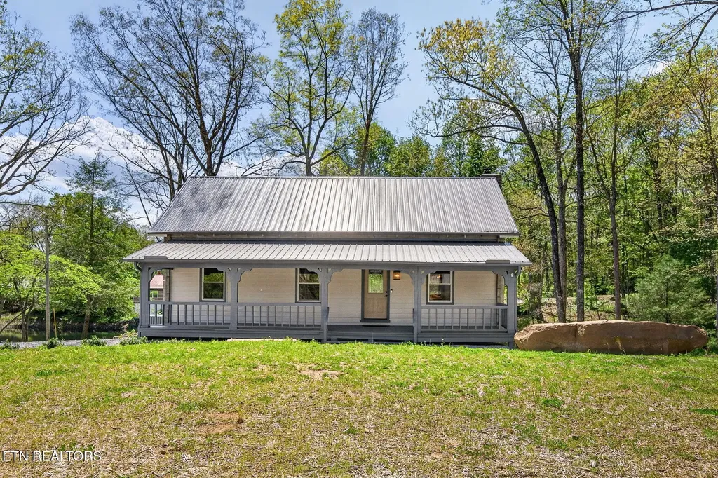 44 Triple R Lane Crossville TN 38571
