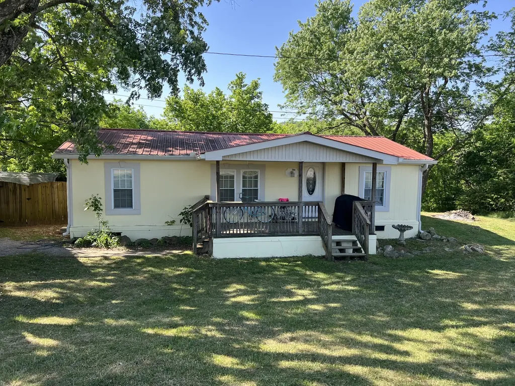 744 W Main Street Watertown TN 37184