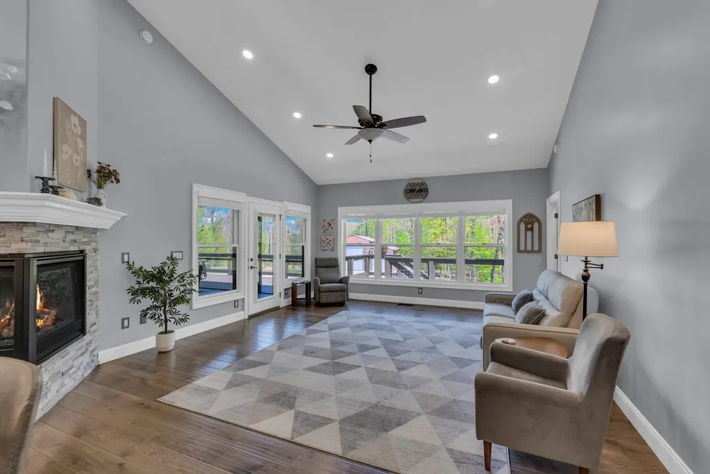12 Hickory View Lane Crossville TN 38572