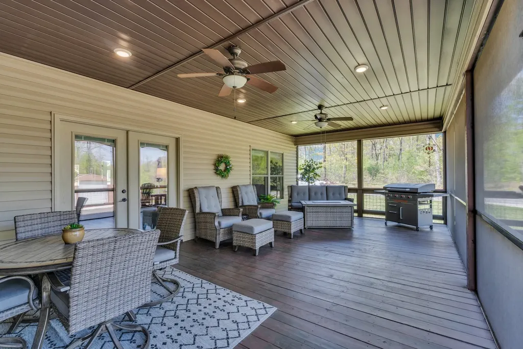 12 Hickory View Lane Crossville TN 38572