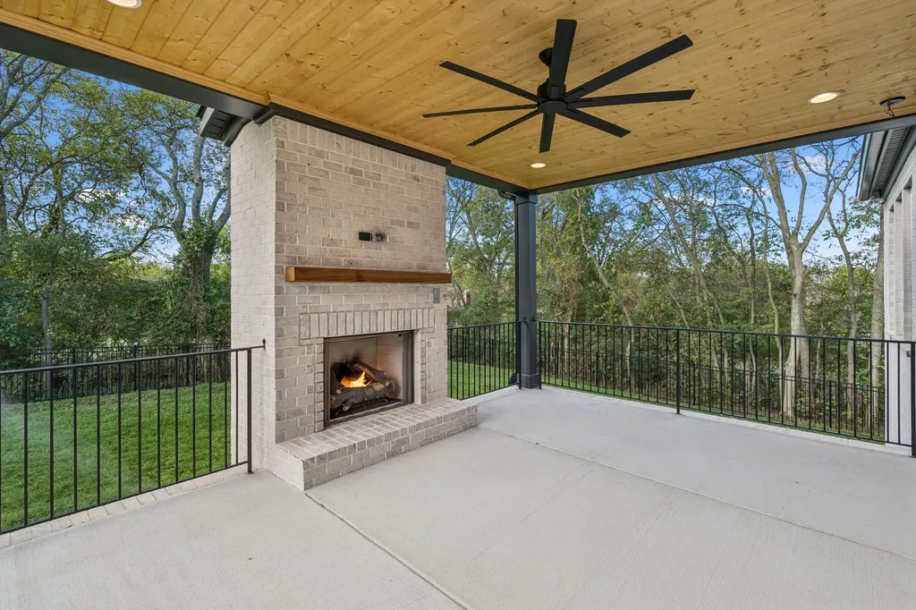 859 Brook Trail Lebanon TN 37087