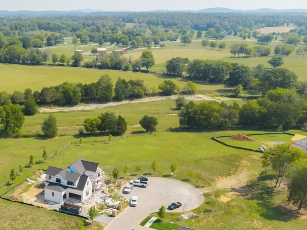 859 Brook Trail Lebanon TN 37087