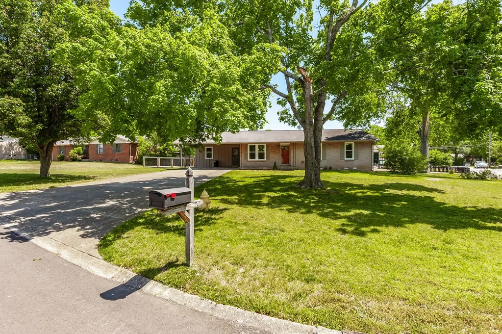 100 Hull Lane Hendersonville TN 37075