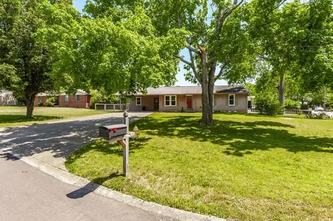 100 Hull Lane Hendersonville TN 37075