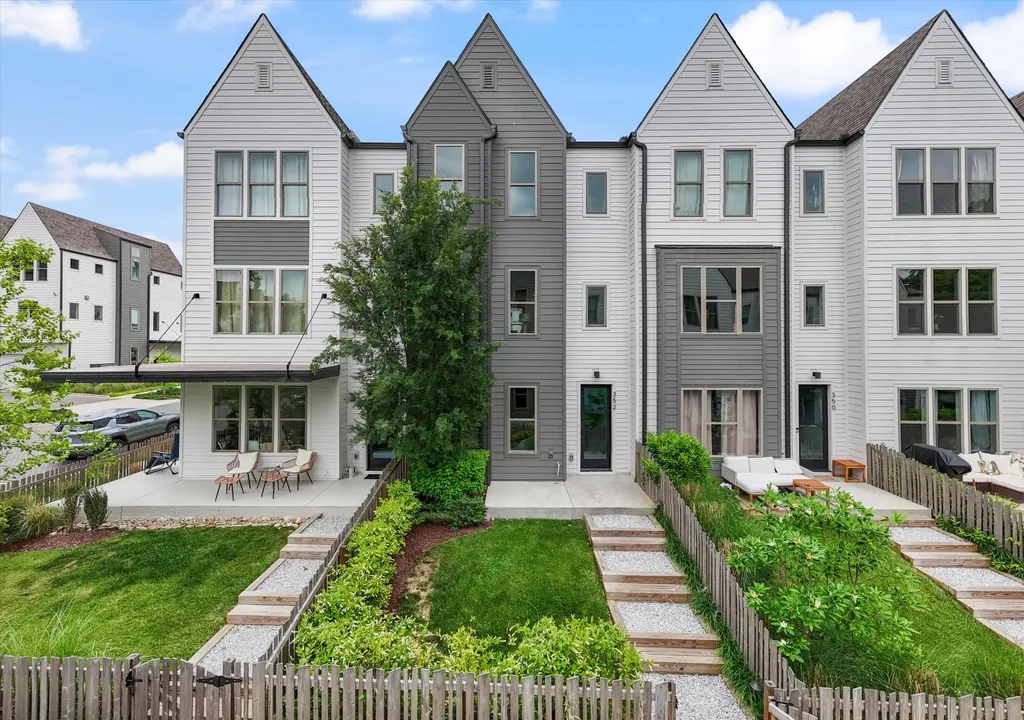 352 East Village Lane Nashville TN 37216