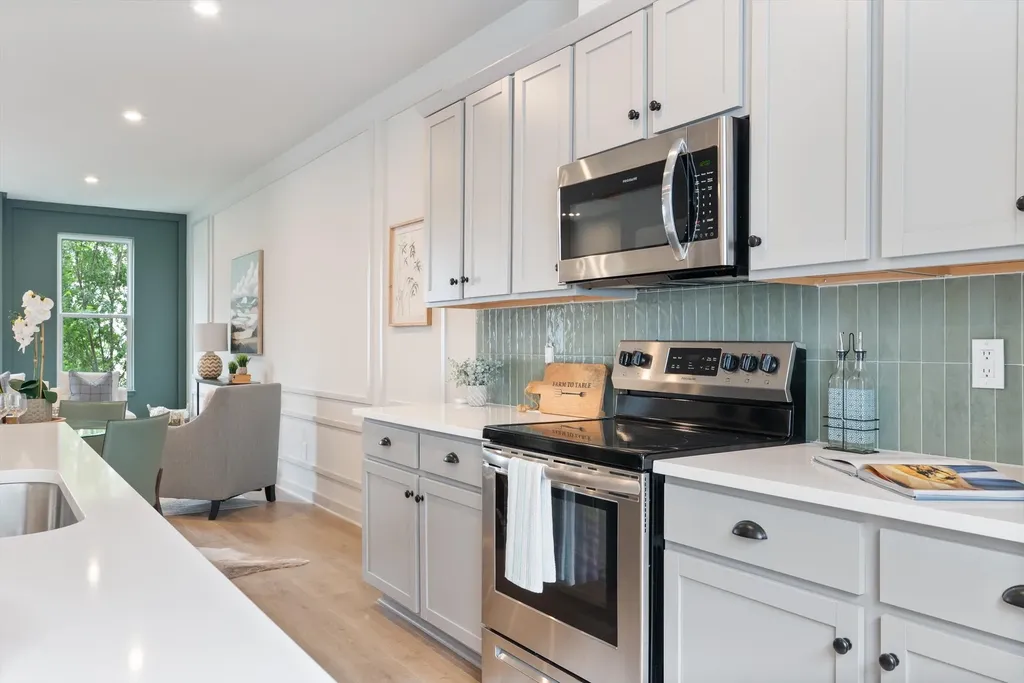 352 East Village Lane Nashville TN 37216