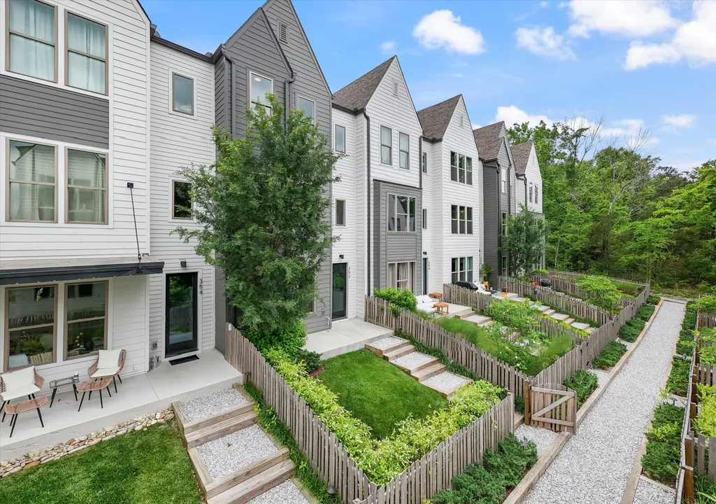 352 East Village Lane Nashville TN 37216