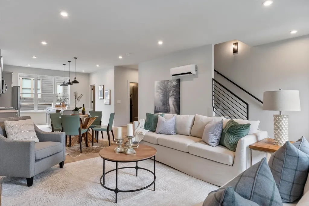 352 East Village Lane Nashville TN 37216