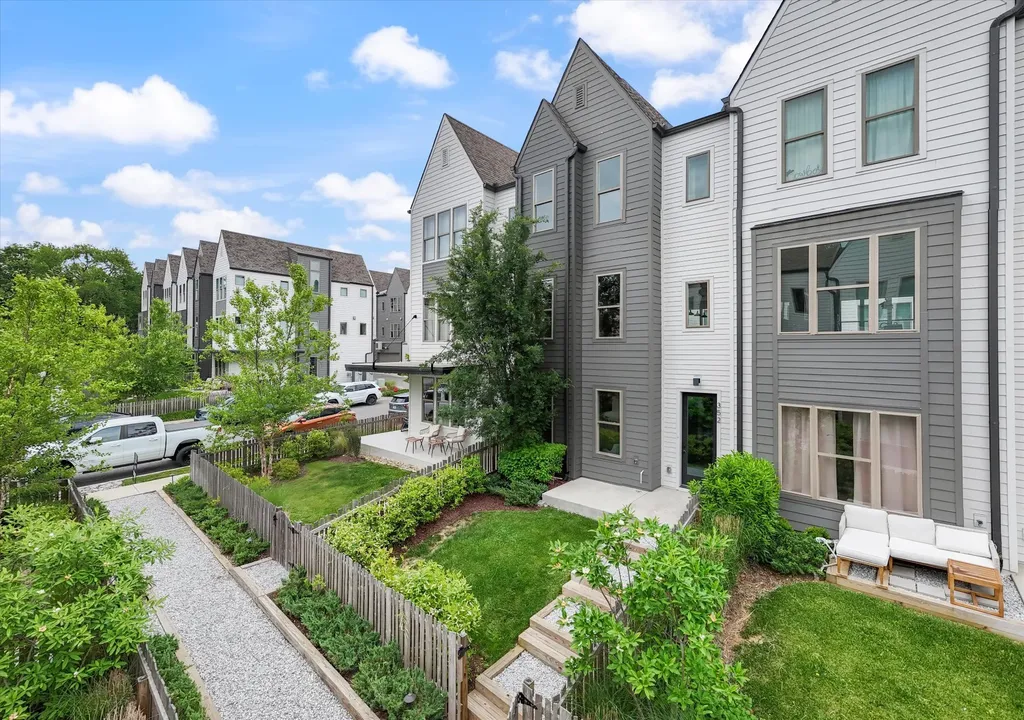 352 East Village Lane Nashville TN 37216