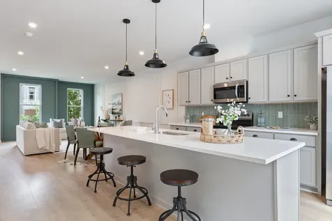 352 East Village Lane Nashville TN 37216