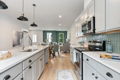 352 East Village Lane Nashville TN 37216