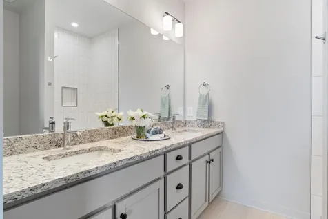 352 East Village Lane Nashville TN 37216
