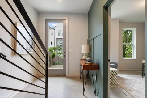352 East Village Lane Nashville TN 37216