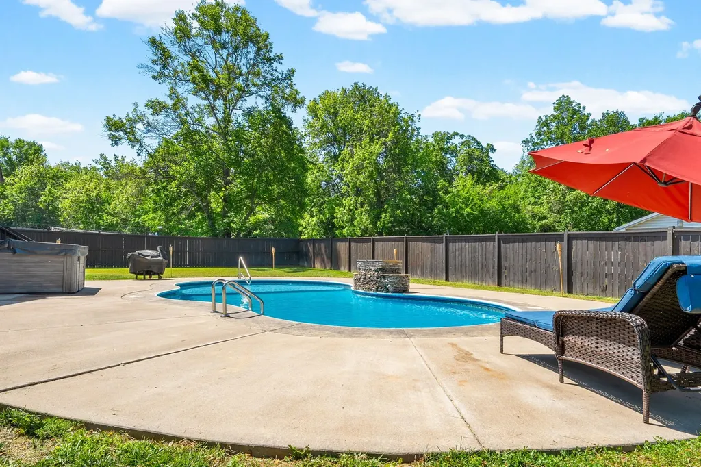 4334 Memory Lane Adams TN 37010