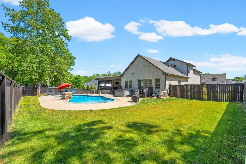 4334 Memory Lane Adams TN 37010