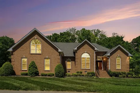 1046 Willow Park Circle Hendersonville TN 37075