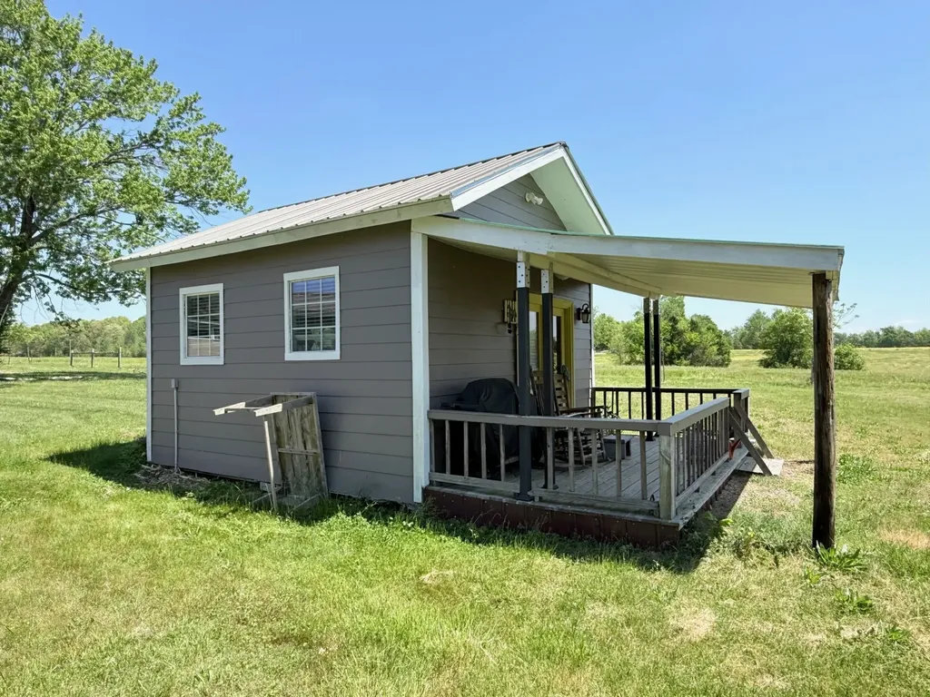 2364 Geedsville Road Bradyville TN 37026