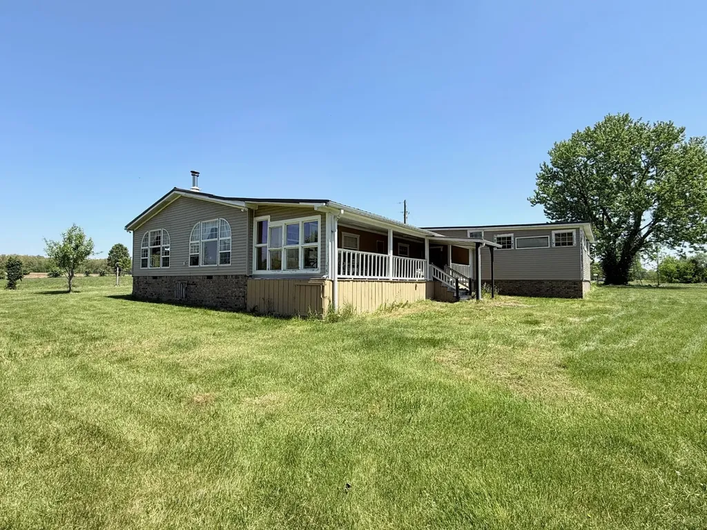 2364 Geedsville Road Bradyville TN 37026