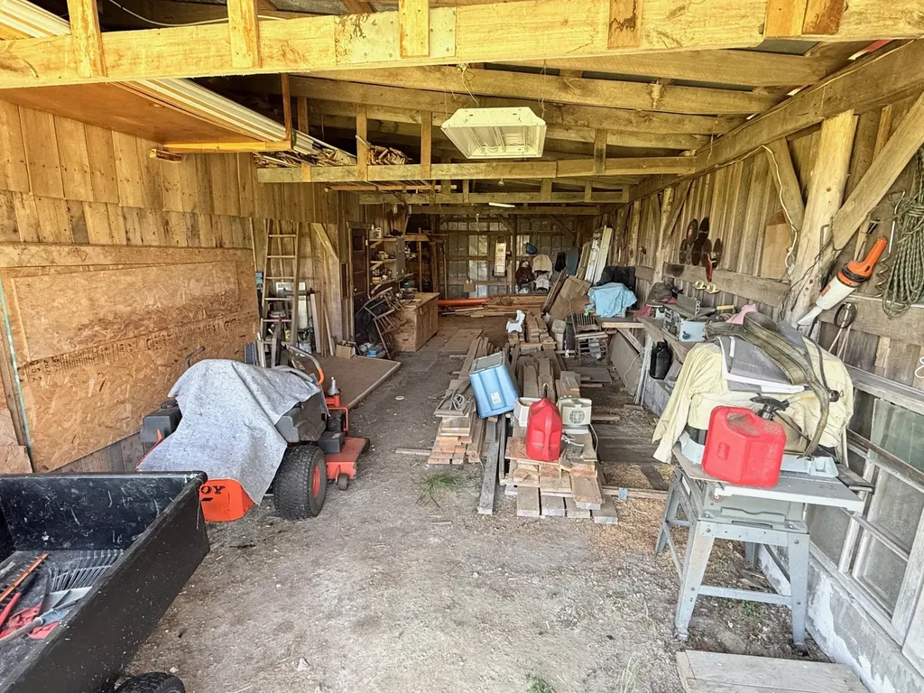 2364 Geedsville Road Bradyville TN 37026