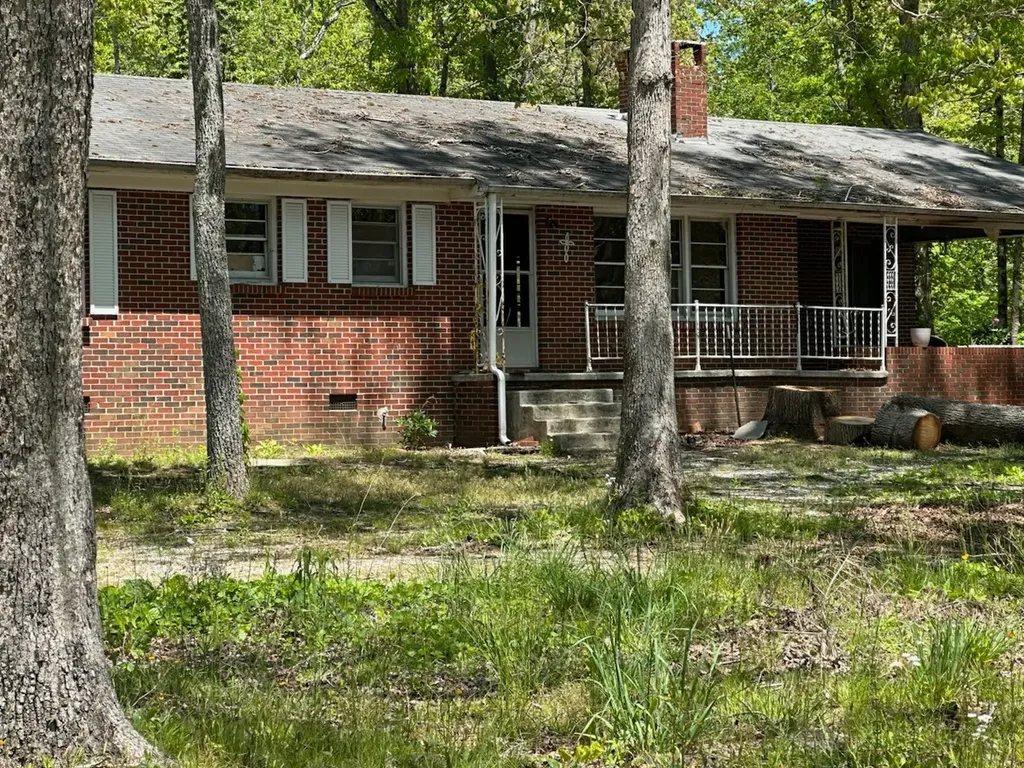 26131 State Route 108 Coalmont TN 37313