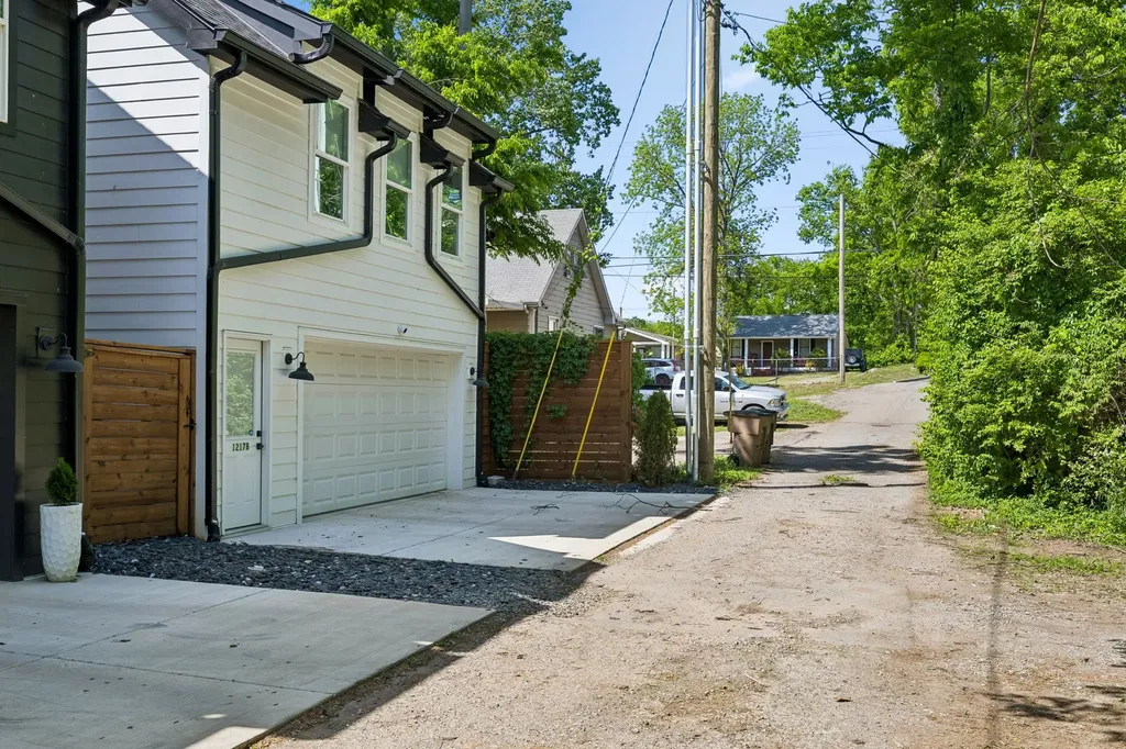 1217 N 8th Street Nashville TN 37207