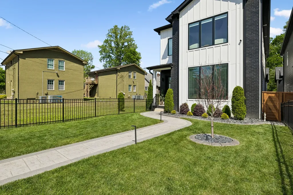 1217 N 8th Street Nashville TN 37207