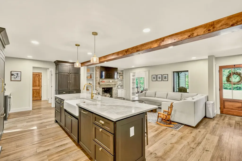 2153 Williamsport Pike Columbia TN 38401