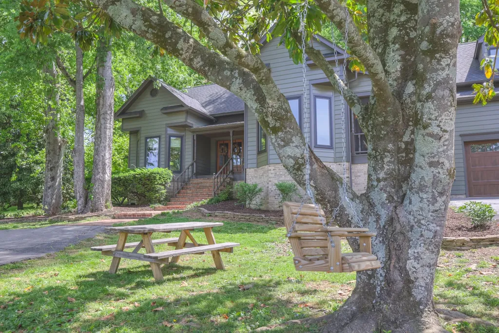 2153 Williamsport Pike Columbia TN 38401