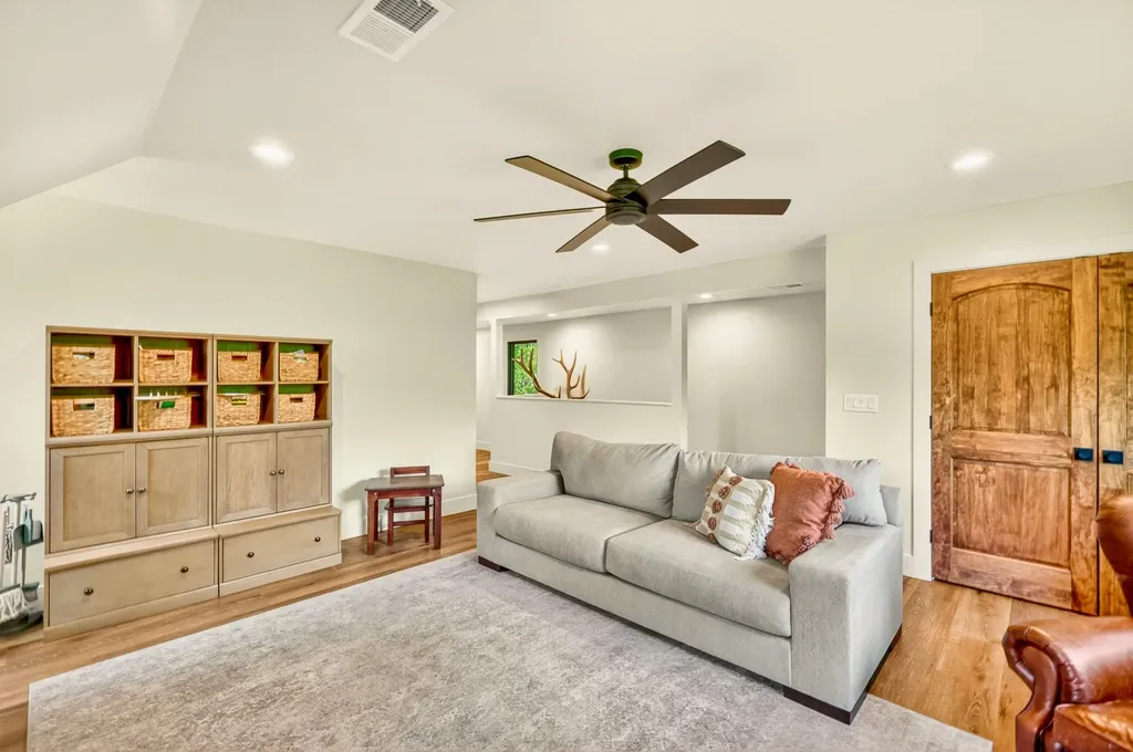 2153 Williamsport Pike Columbia TN 38401