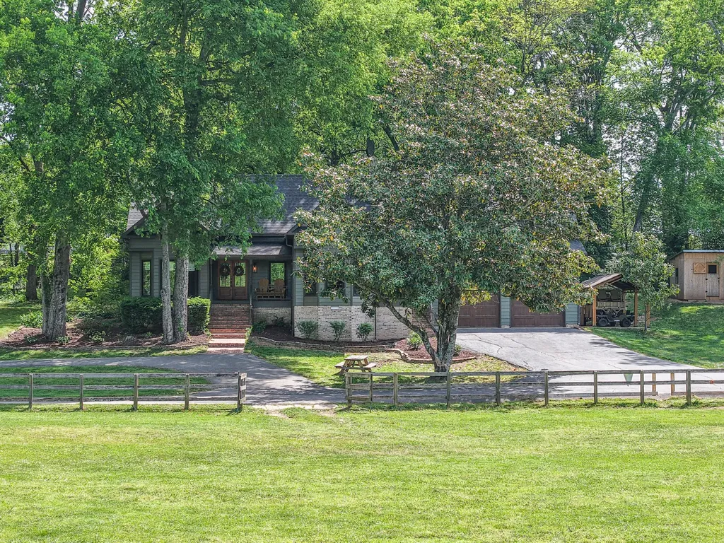 2153 Williamsport Pike Columbia TN 38401